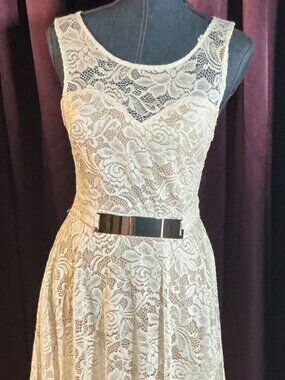 Lacy Eggshell White V-Bottom Dress with Gold Accent Faux Belt NEW